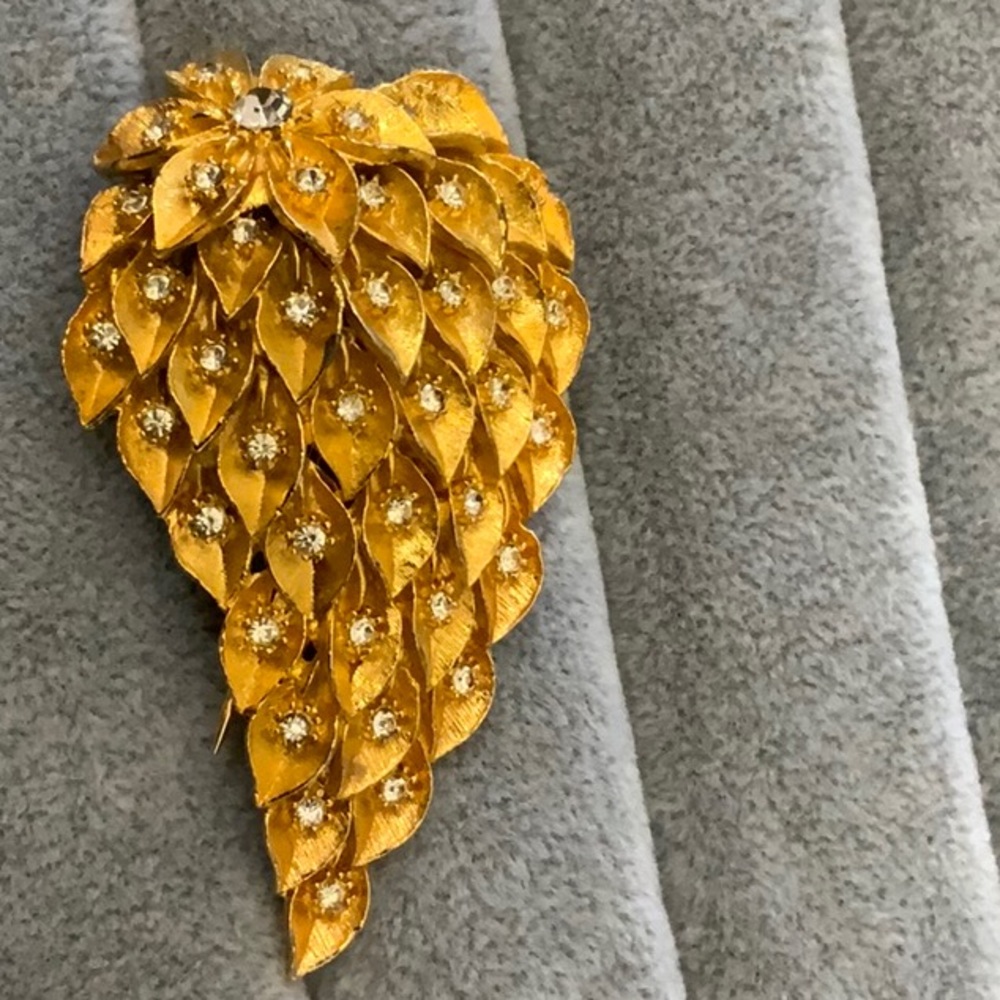 Antique Christmas Tree brooch.